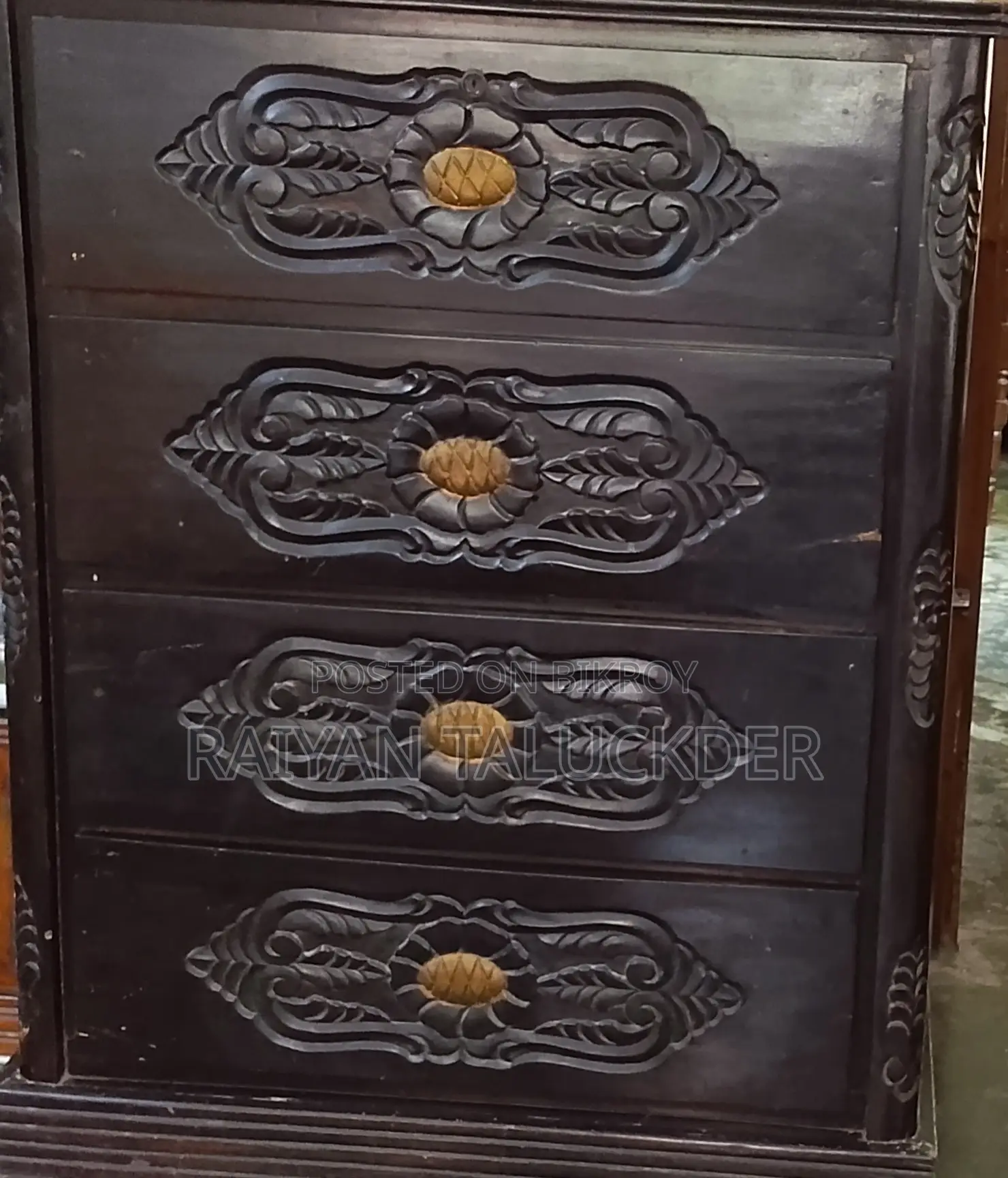 4ft by 3.25ft Mahogany Wood Wardrobe