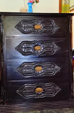 4ft by 3.25ft Mahogany Wood Wardrobe