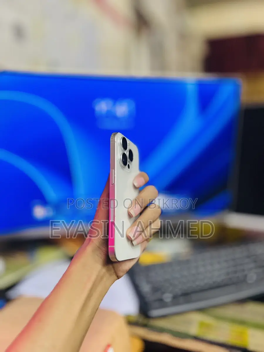 Apple iPhone 15 Pro (Used)
