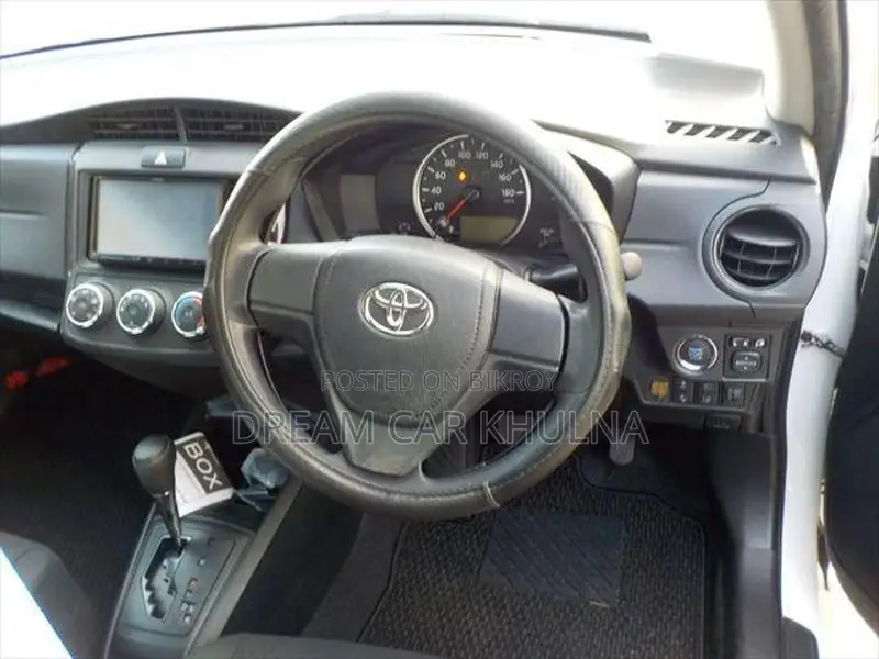 Toyota Axio EX NON HYBRID WHITE 2023