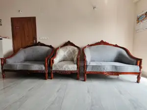 ২+২+১ উন্নত মানের ফেব্রিক্স এবং মেহগনি কাঠের একদম নতুন সোফা বিদেশে