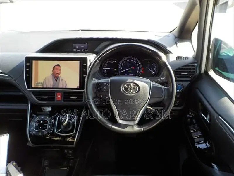 Toyota Esquire Hybrid Gi Pearl 2020
