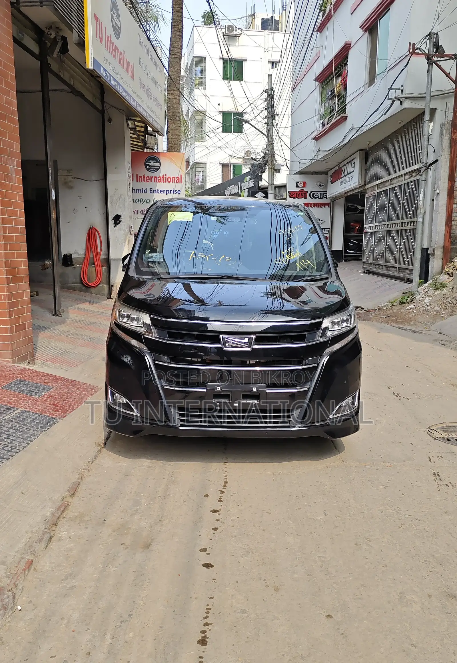 Toyota Noah non hybrid x smart 2021