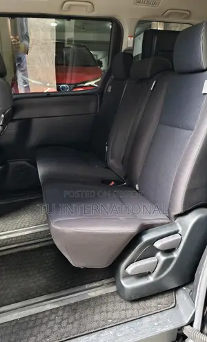 Toyota Noah non hybrid x smart 2021