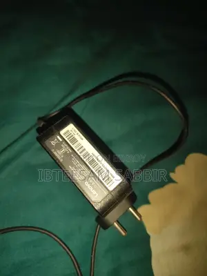 একদম নতুন কন্ডিশনের অরিজিনাল চার্জার