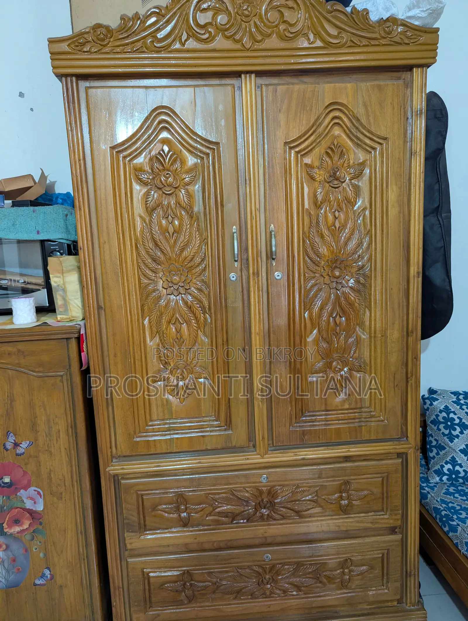 Teak Wood Almirah