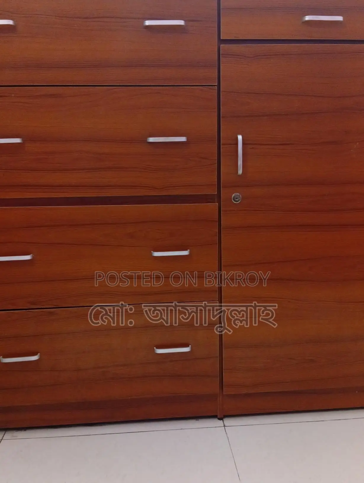 I want to sell a used wardrobe