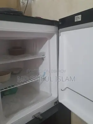 ফ্রিজ নতুনের মতোই আছে,কোন সমস্যা নেই