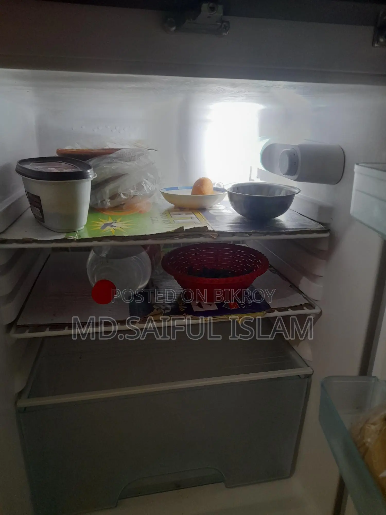 ফ্রিজ নতুনের মতোই আছে,কোন সমস্যা নেই