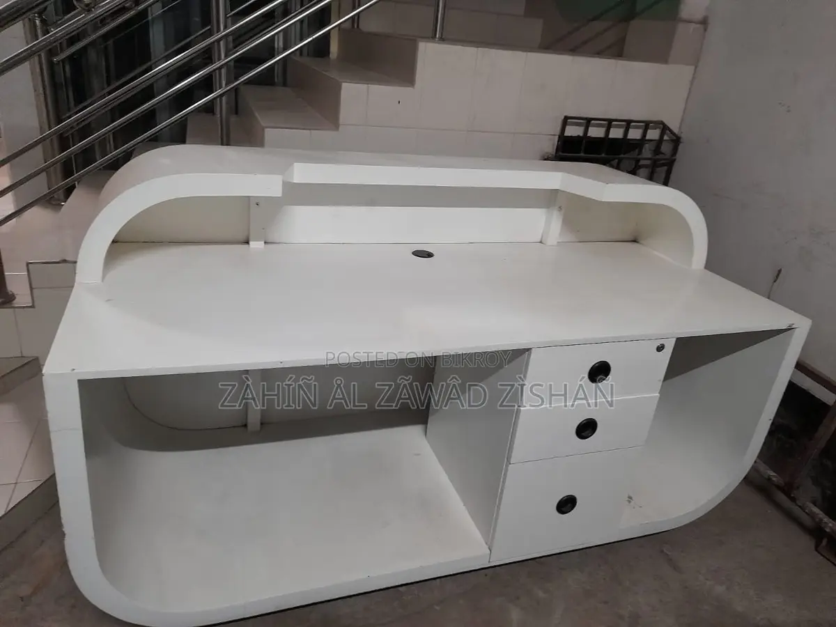 Whitechapel-Otobi Reception Desk