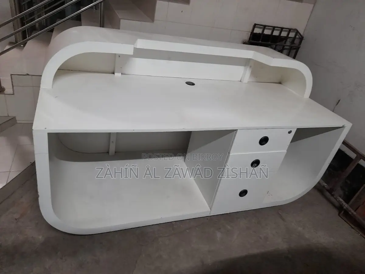 Whitechapel-Otobi Reception Desk