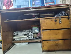 Mahogany Wood Table