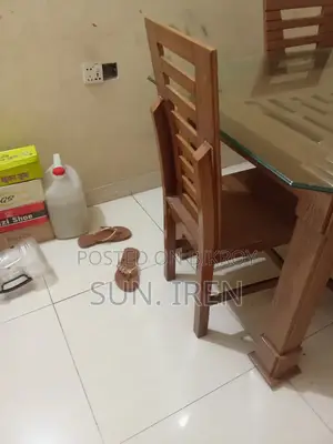 মালোশিয়ান কাঠের ডাইনিং টেবিল এবং চেয়ার