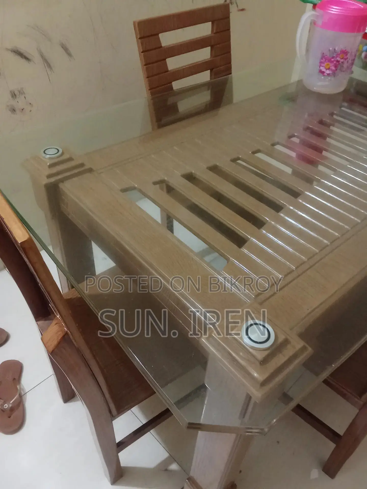 মালোশিয়ান কাঠের ডাইনিং টেবিল এবং চেয়ার