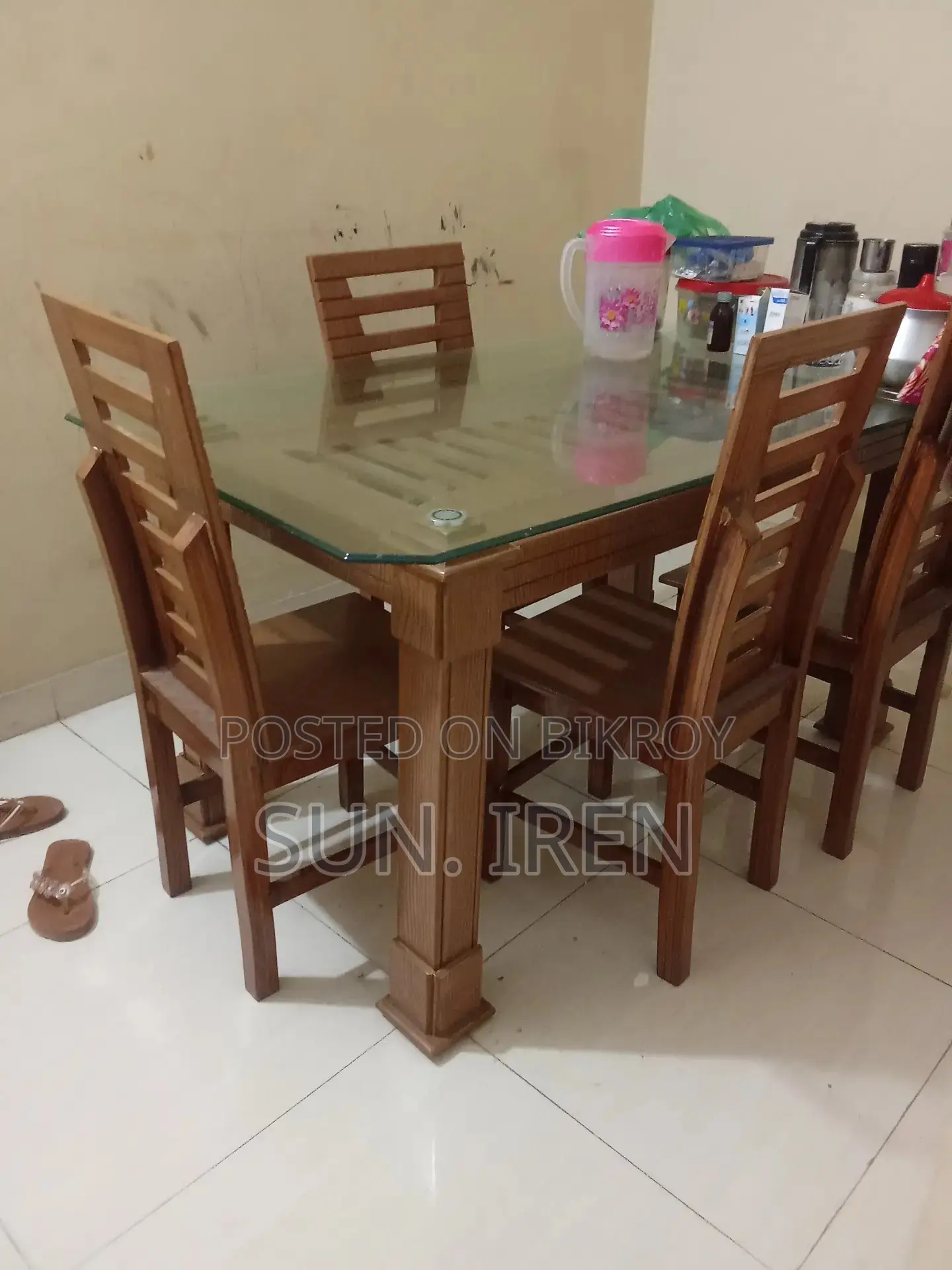 মালোশিয়ান কাঠের ডাইনিং টেবিল এবং চেয়ার