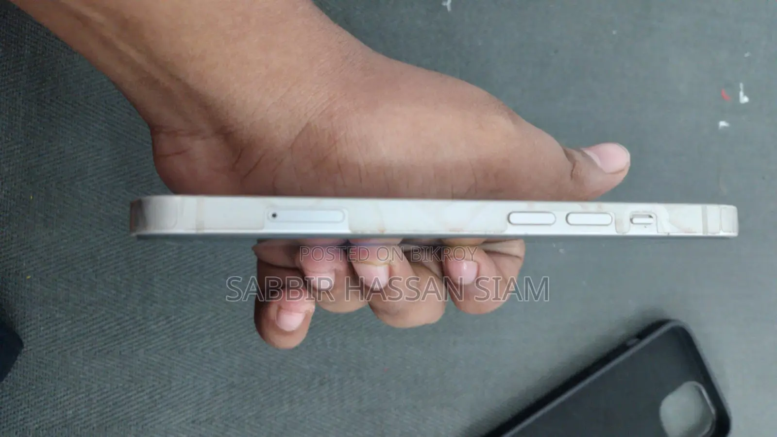 Apple iPhone 13 (Used)