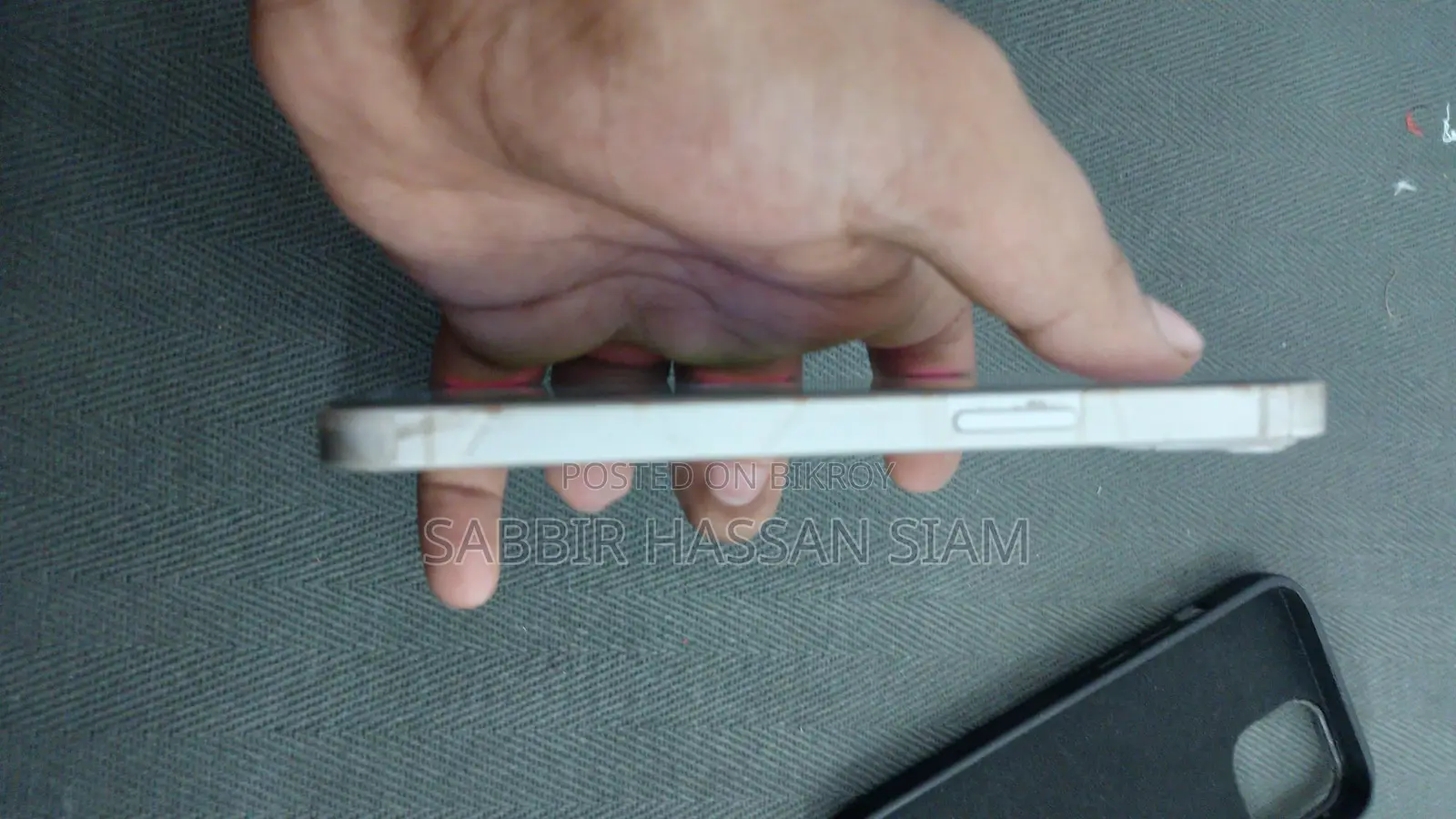 Apple iPhone 13 (Used)