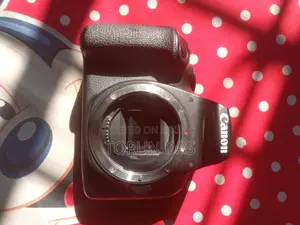 Canon 1300D with 55-250mm Zoom Lens
