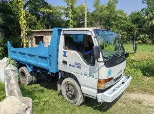 Isuzu Dump . 1996