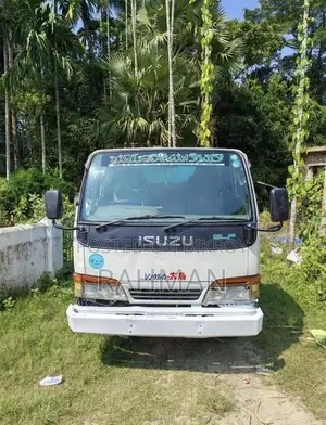 Isuzu Dump . 1996