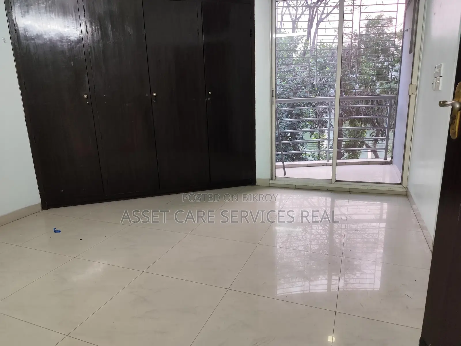 Un-Furnished 3Bed Lake View Apartment Rent Baridhara Diplomatic Zone