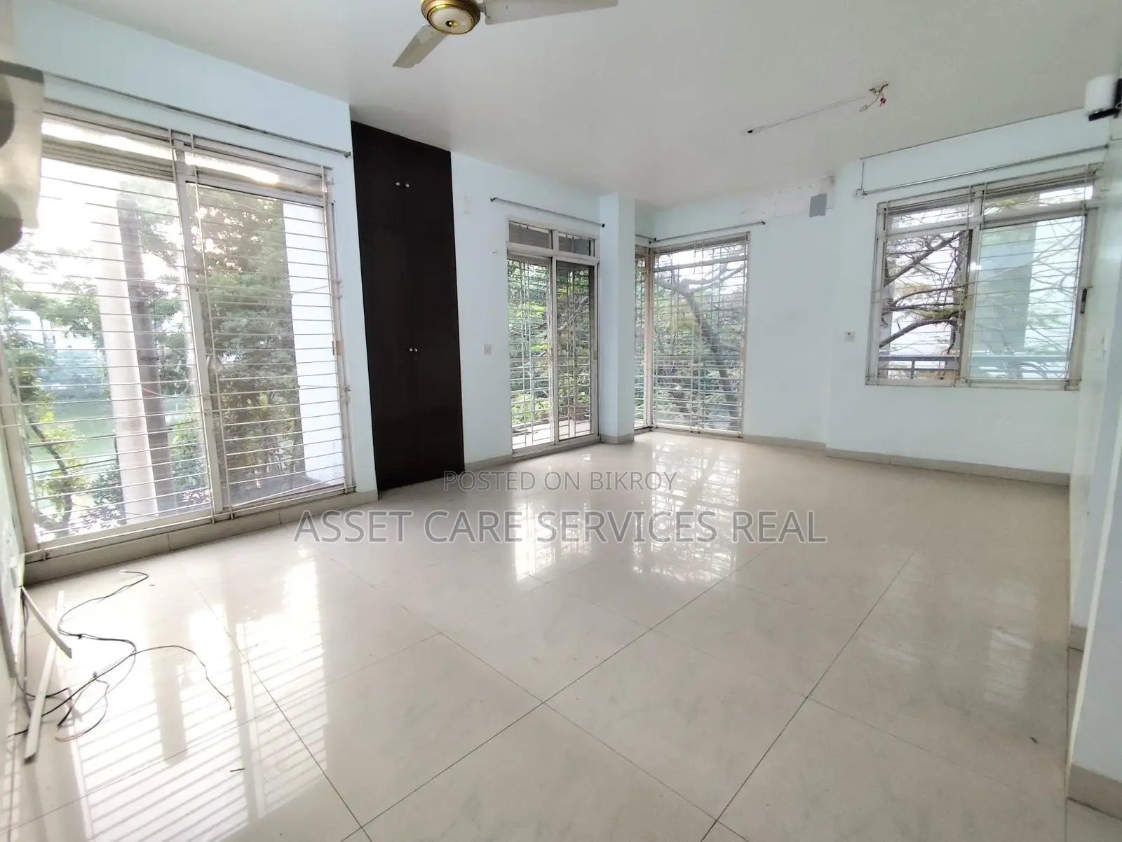 Un-Furnished 3Bed Lake View Apartment Rent Baridhara Diplomatic Zone