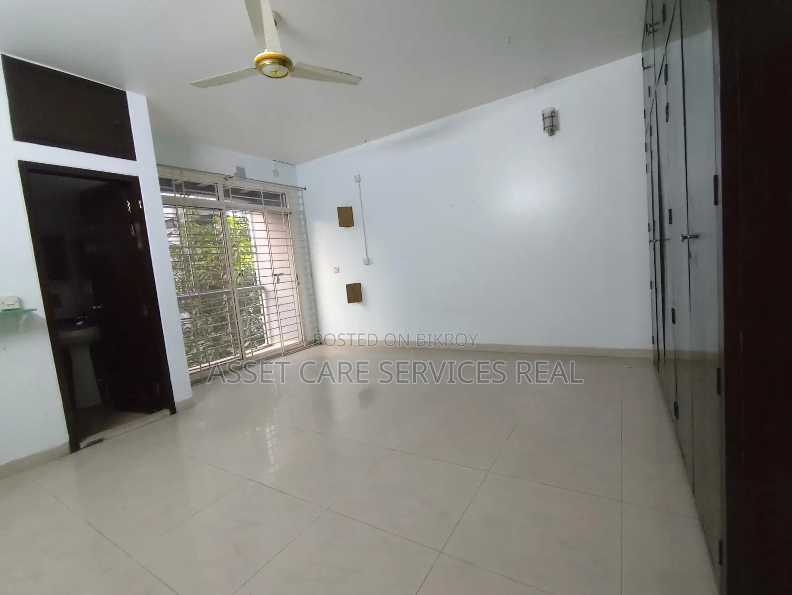 Un-Furnished 3Bed Lake View Apartment Rent Baridhara Diplomatic Zone