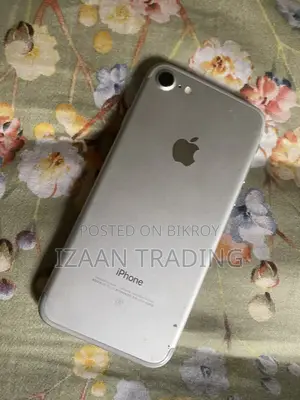 Apple iPhone 7 (Used)