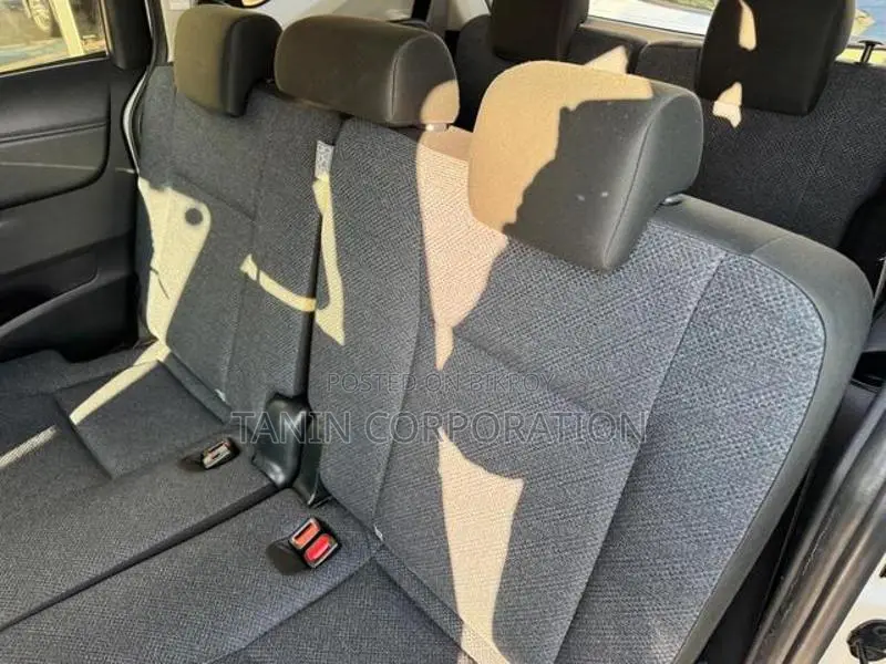 Toyota Sienta Hybrid X 2021