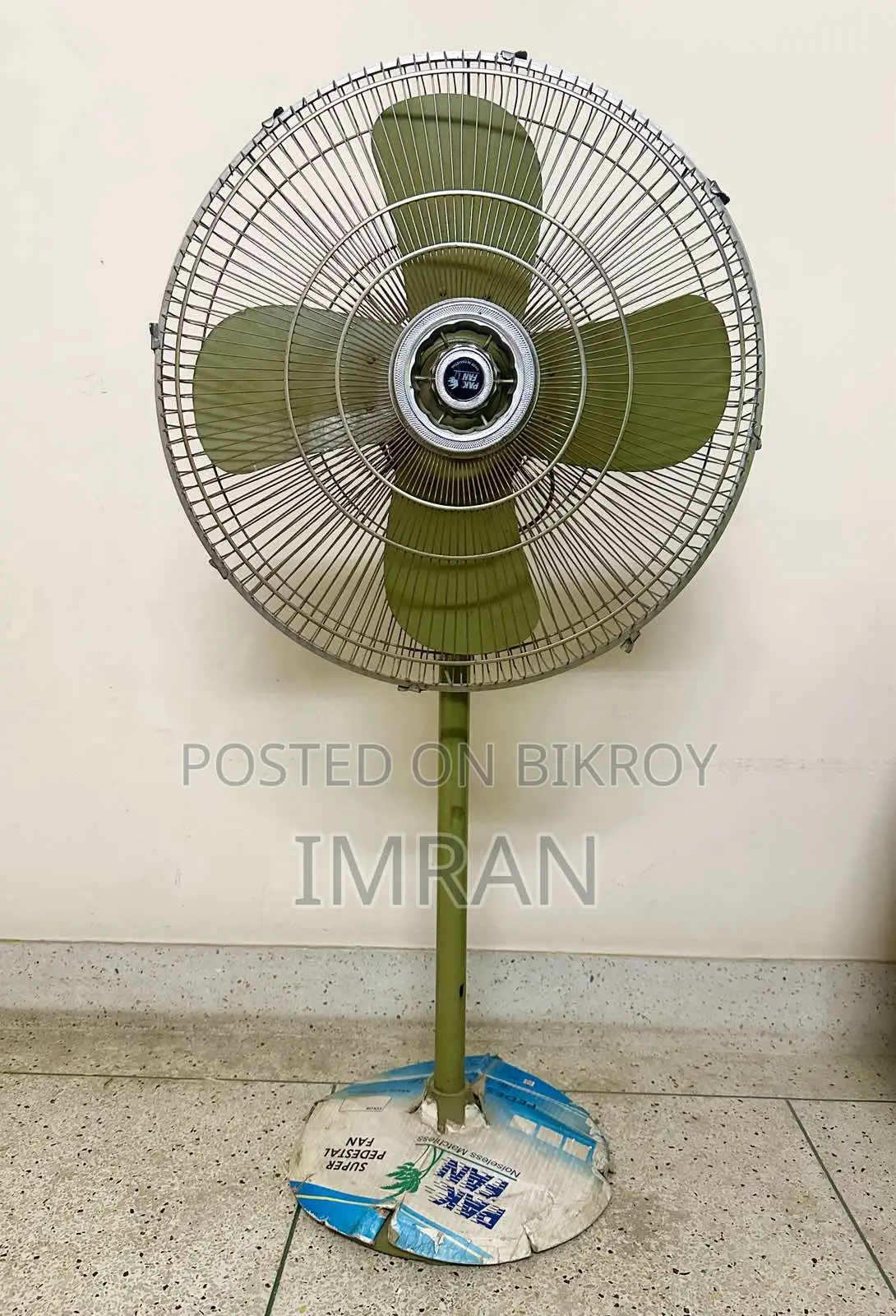 Pak 24" Pedestal Fan Olive