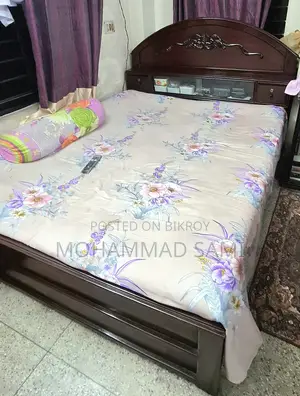 Original Teak Wood 5/7 ft (Queen Size) Bed with Free Mattress and Quilt