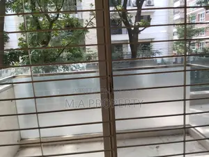 গুলশান ২-এ চমৎকার আনফার্নিশড ফ্ল্যাট ভাড়ার জন্য