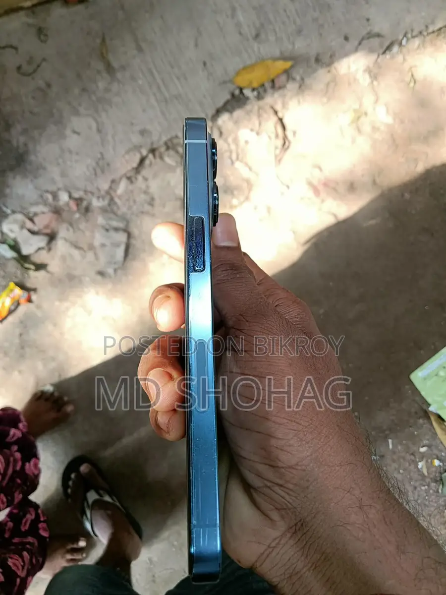 Apple iPhone 13 Pro . (Used)