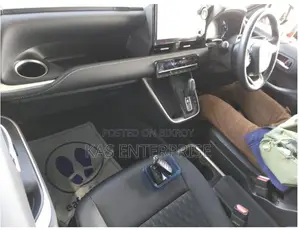 Toyota Noah 2022 Pearl