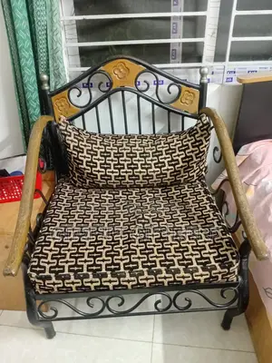 Drawing Room Wrought Iron Sofa (2+1+1 Seat) and Center Table