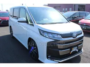 Toyota Noah S-Z, PEARL WHITE 2022