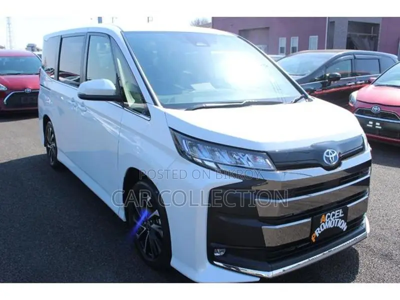 Toyota Noah S-Z, PEARL WHITE 2022