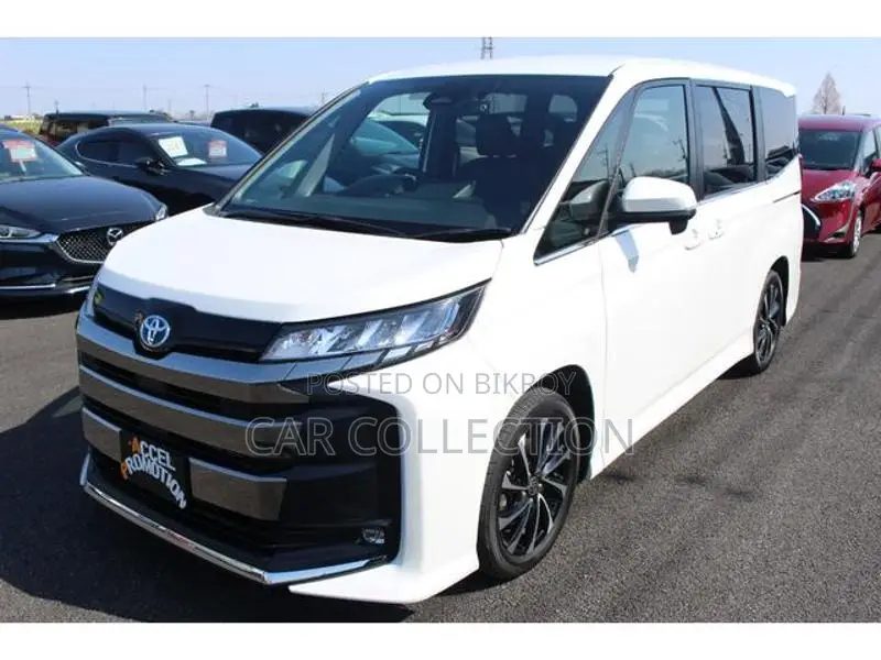 Toyota Noah S-Z, PEARL WHITE 2022