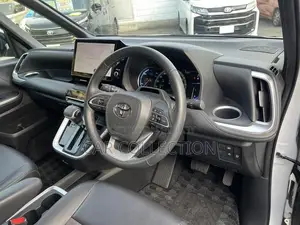 Toyota Noah S-Z, PEARL WHITE 2022