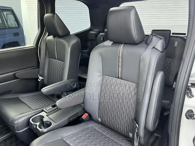 Toyota Noah S-Z, PEARL WHITE 2022