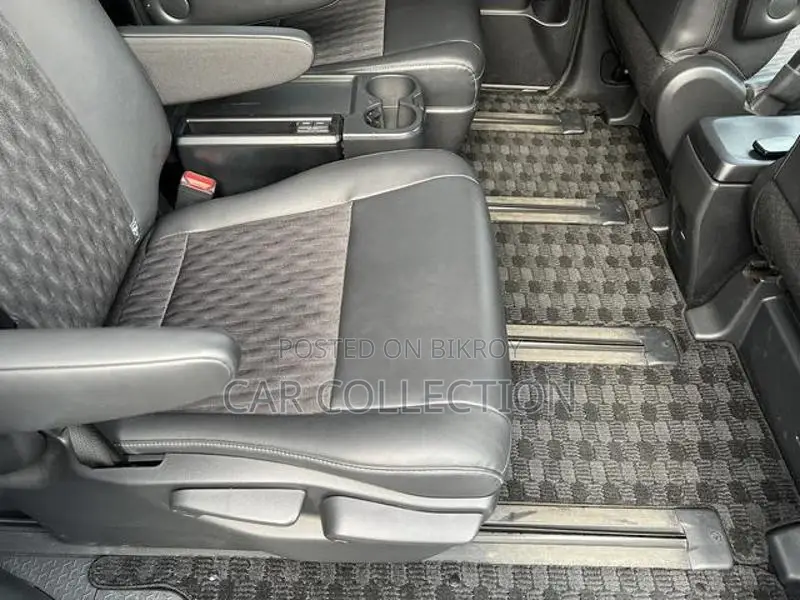 Toyota Noah S-Z, PEARL WHITE 2022