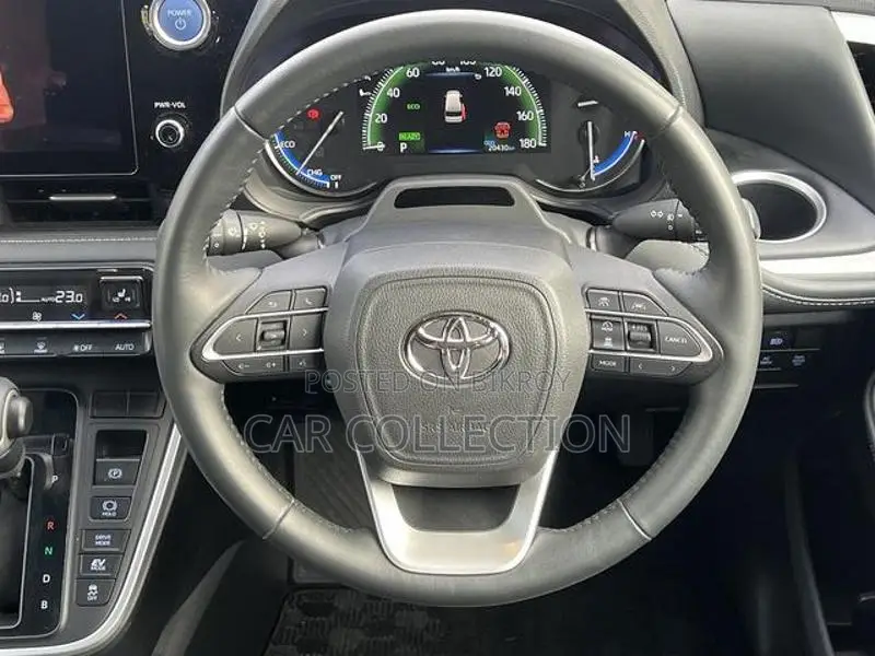 Toyota Noah S-Z, PEARL WHITE 2022