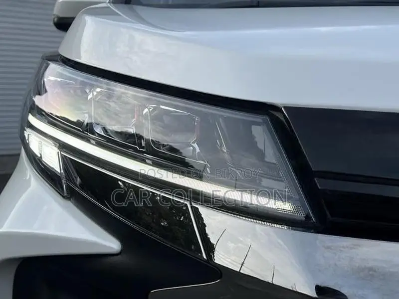 Toyota Noah S-Z, PEARL WHITE 2022