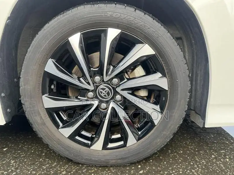Toyota Noah S-Z, PEARL WHITE 2022
