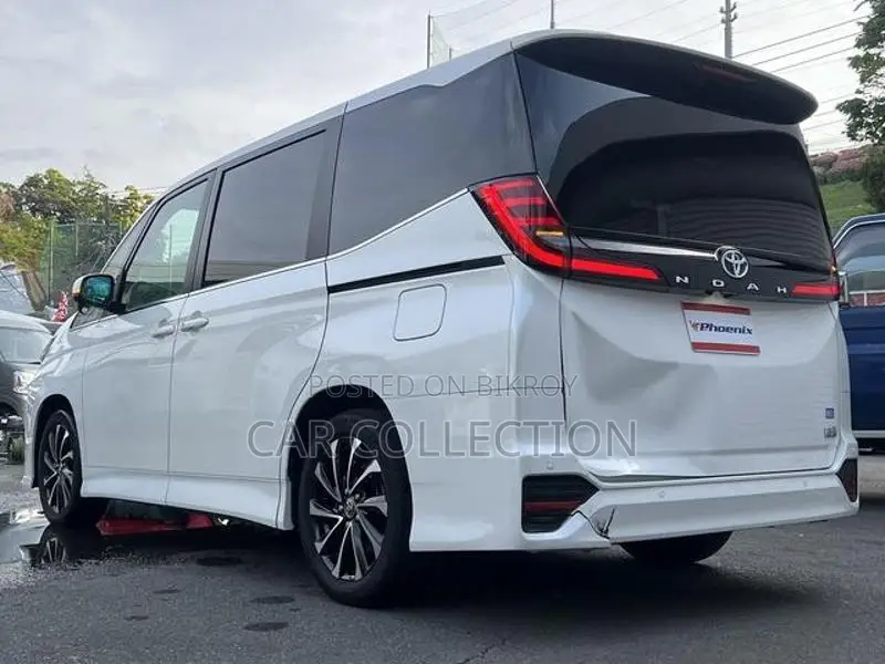 Toyota Noah S-Z, PEARL WHITE 2022