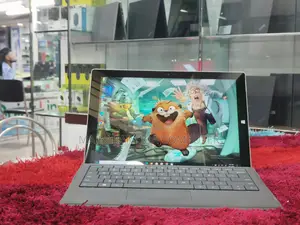 Microsoft Surface Pro i5 4th Gen 8/256GB 13.3” Detachable 2-in-1 Laptop