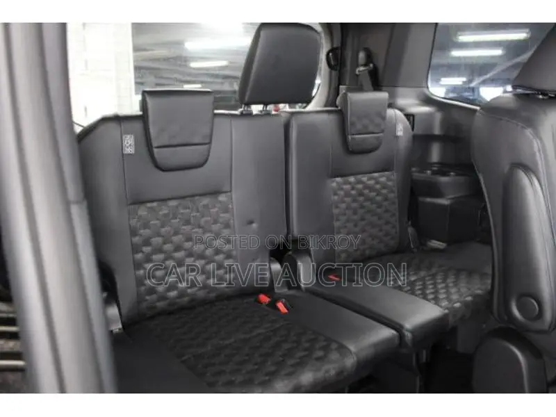 Toyota Voxy Hybrid SZ 2022