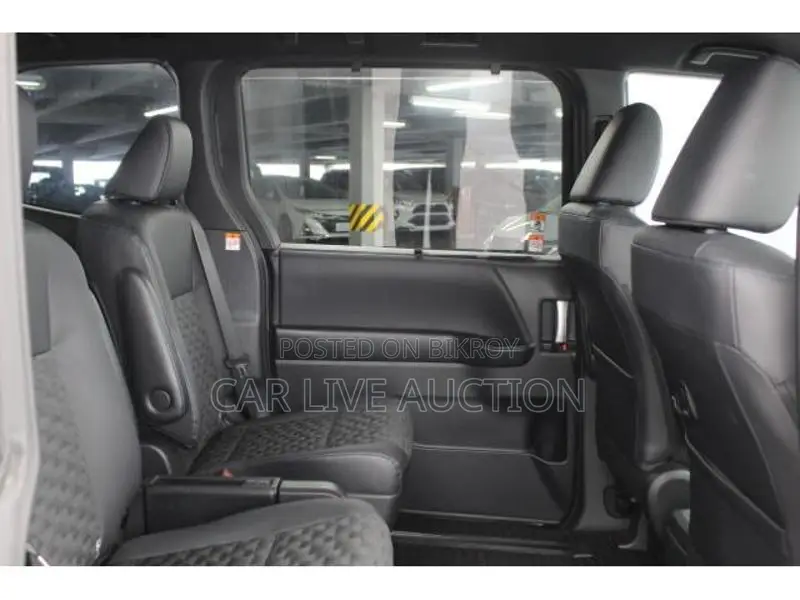 Toyota Voxy Hybrid SZ 2022