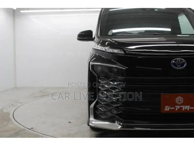Toyota Voxy Hybrid SZ 2022