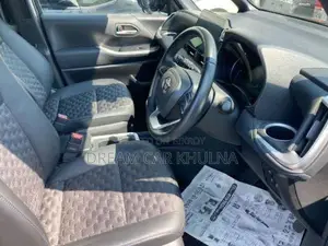 Toyota Voxy S-Z Leg Rest Full Op 2022